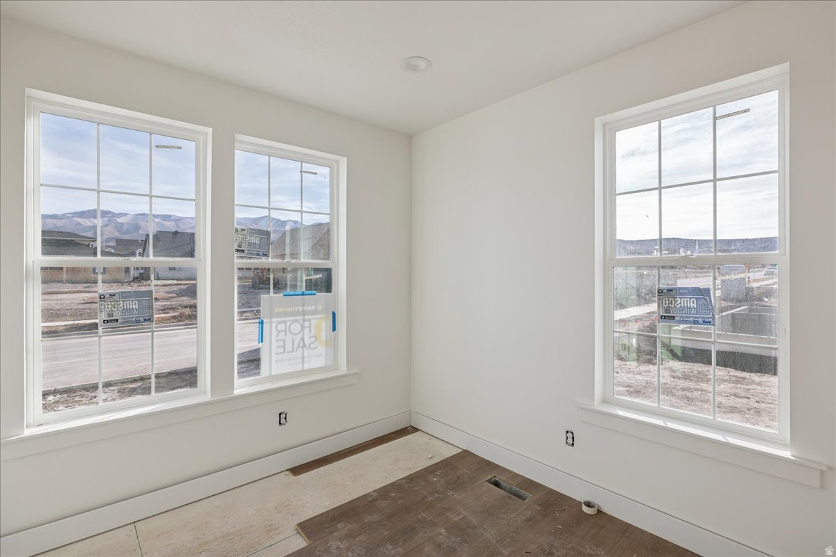 BEACON POINTE - Residential