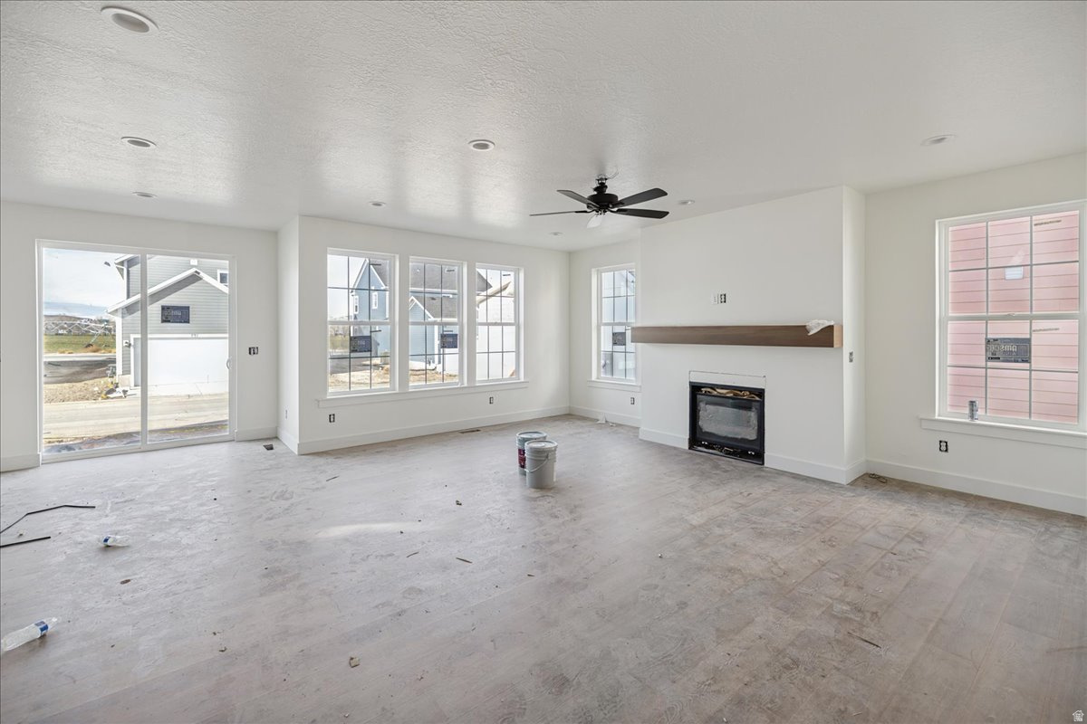 BEACON POINTE - Residential