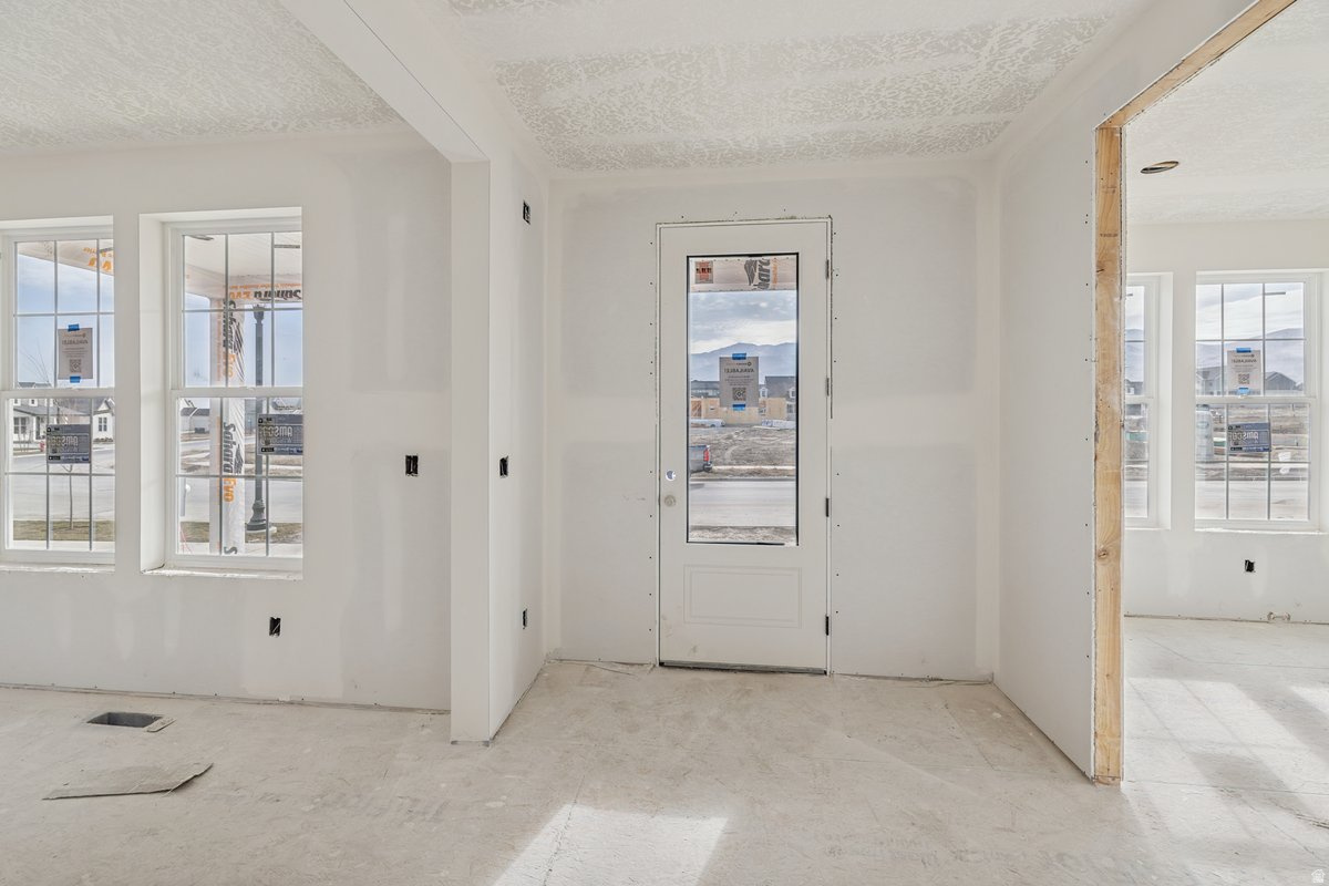 BEACON POINTE - Residential