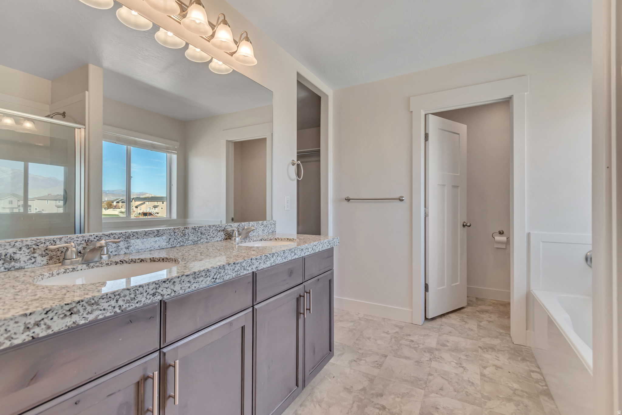 SILVERLAKE - Residential