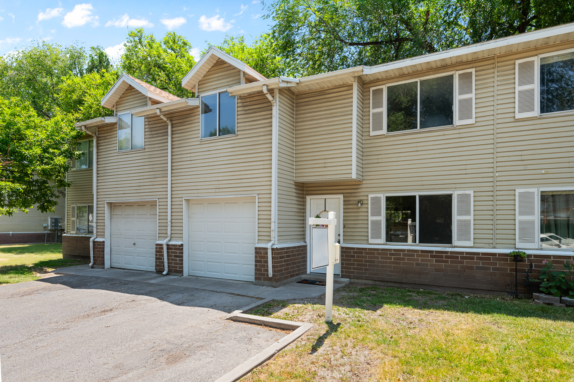 RIVERSIDE COVE - Residential