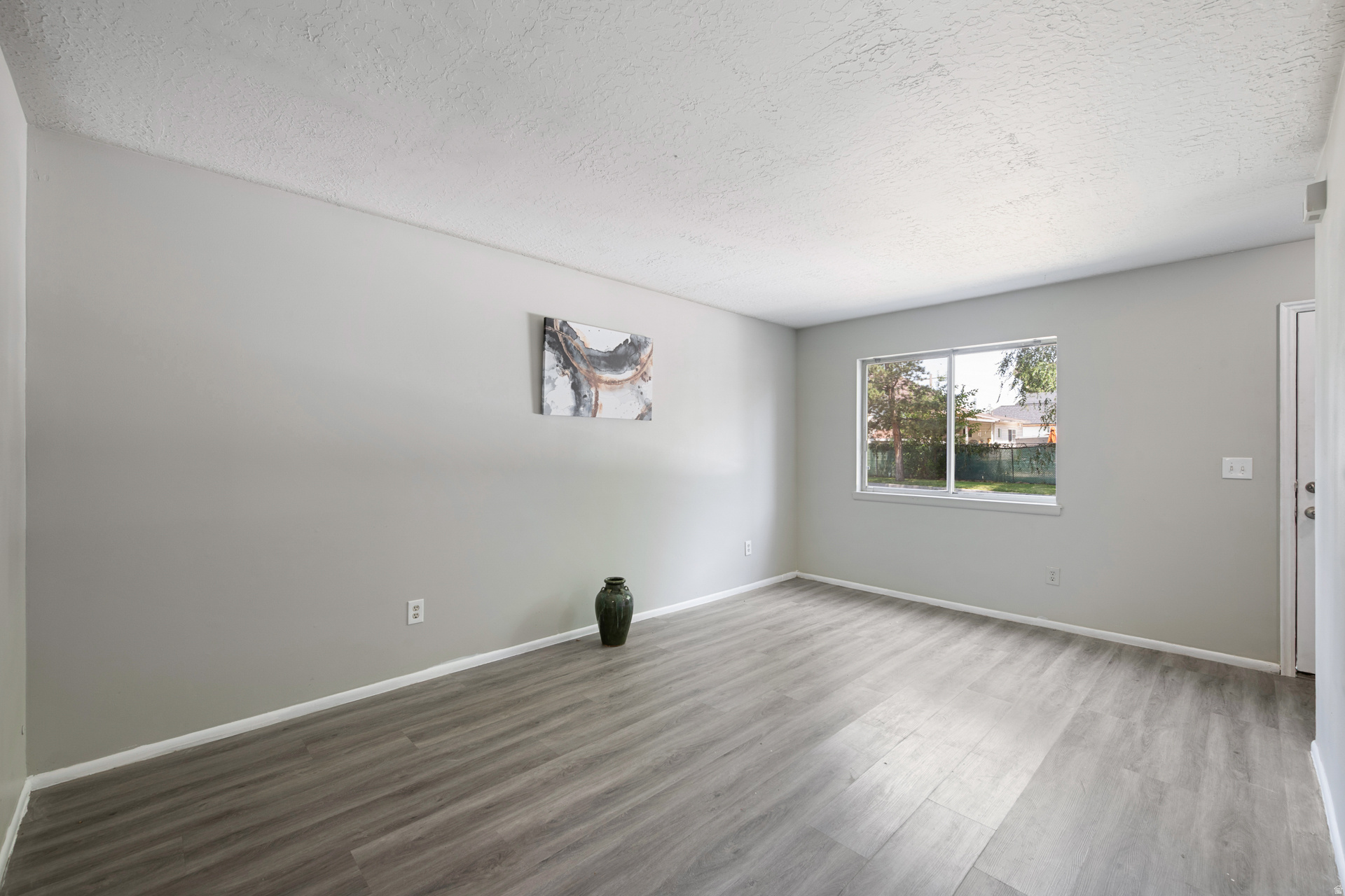 RIVERSIDE COVE - Residential