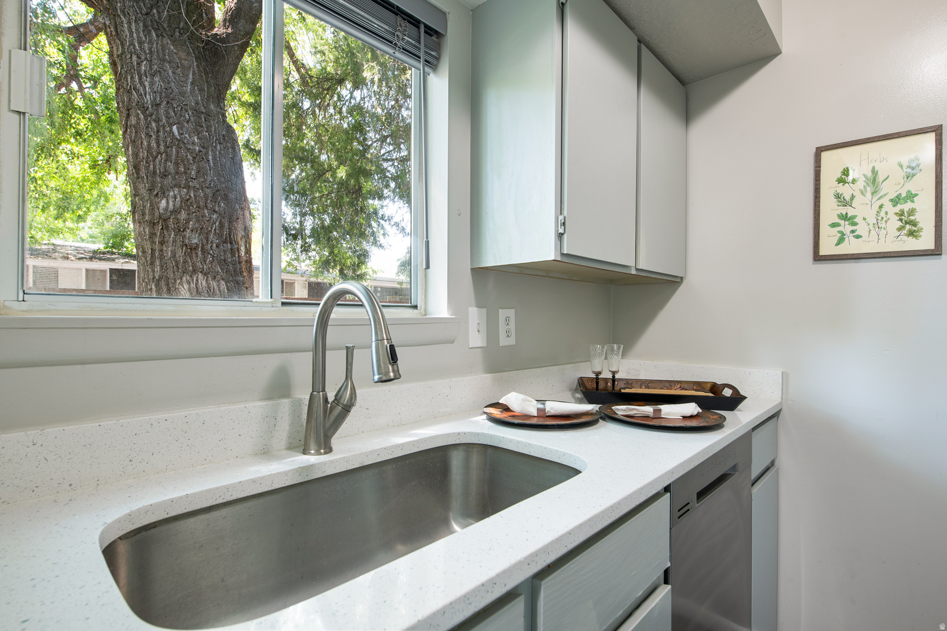 RIVERSIDE COVE - Residential