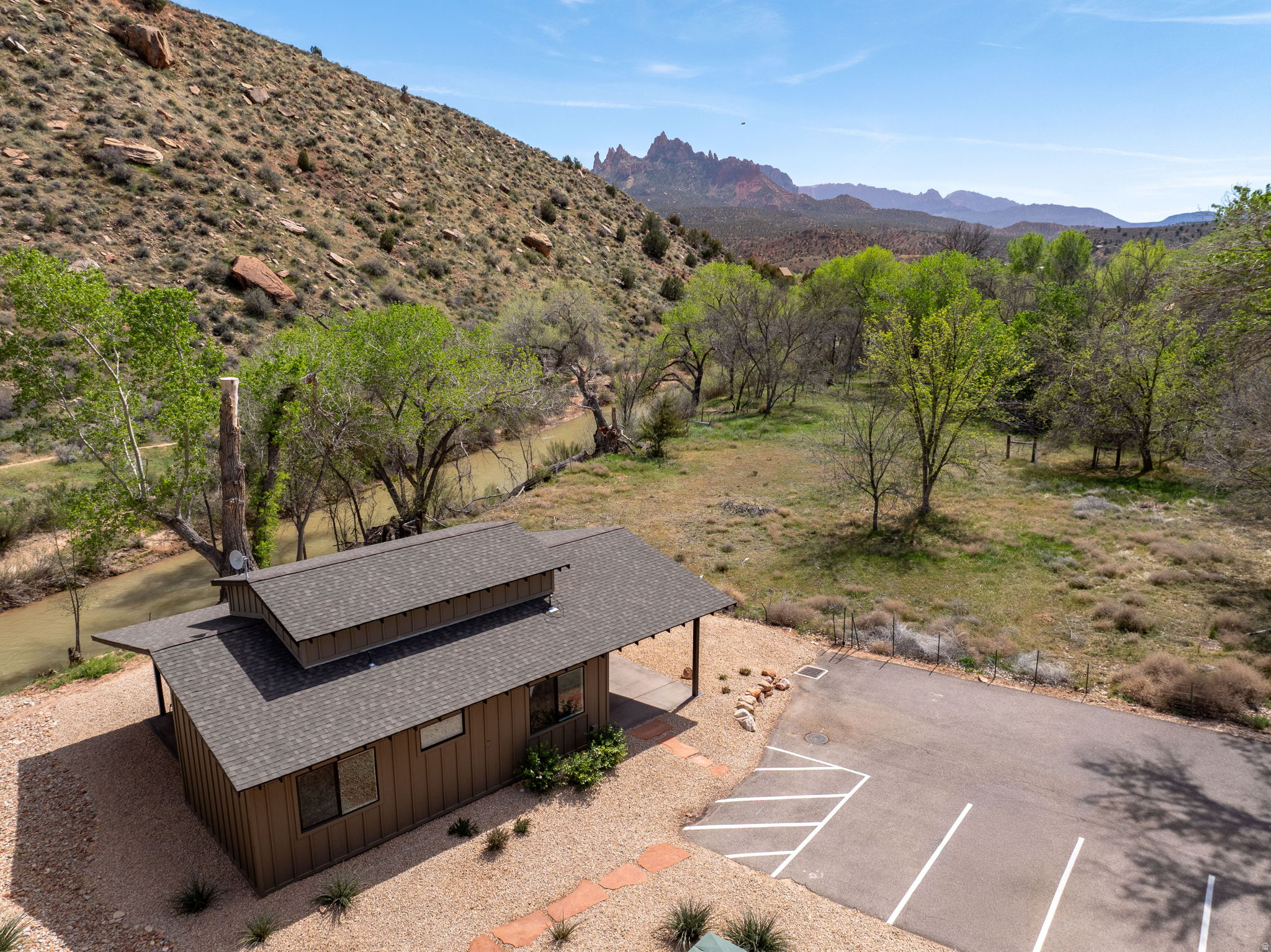 CANYON COTTONWOODS COTTAGES - Residential