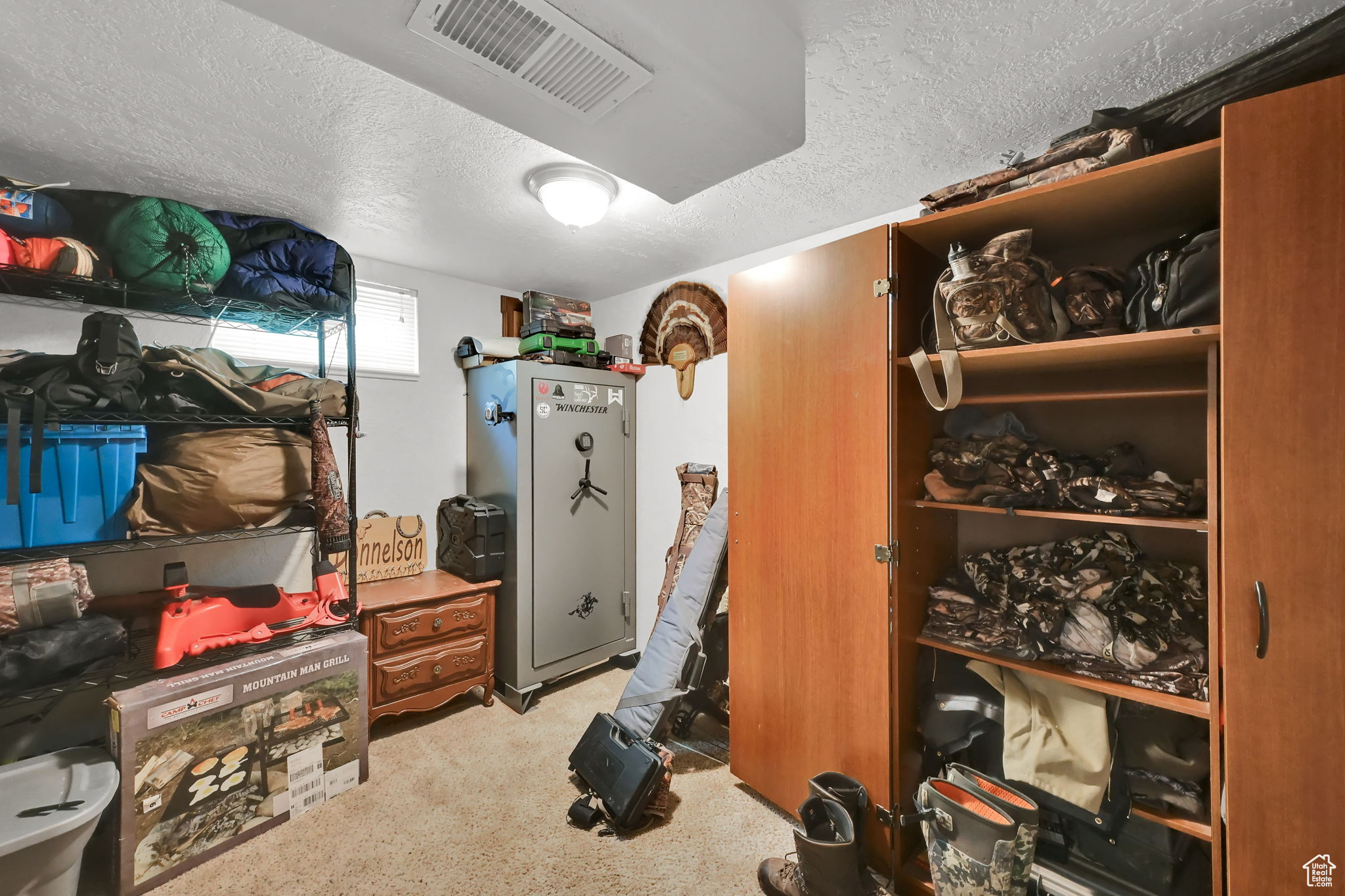 Brigham City, Utah 84302, United States, 6 Bedrooms Bedrooms, ,2 BathroomsBathrooms,Residential,Pending,154403