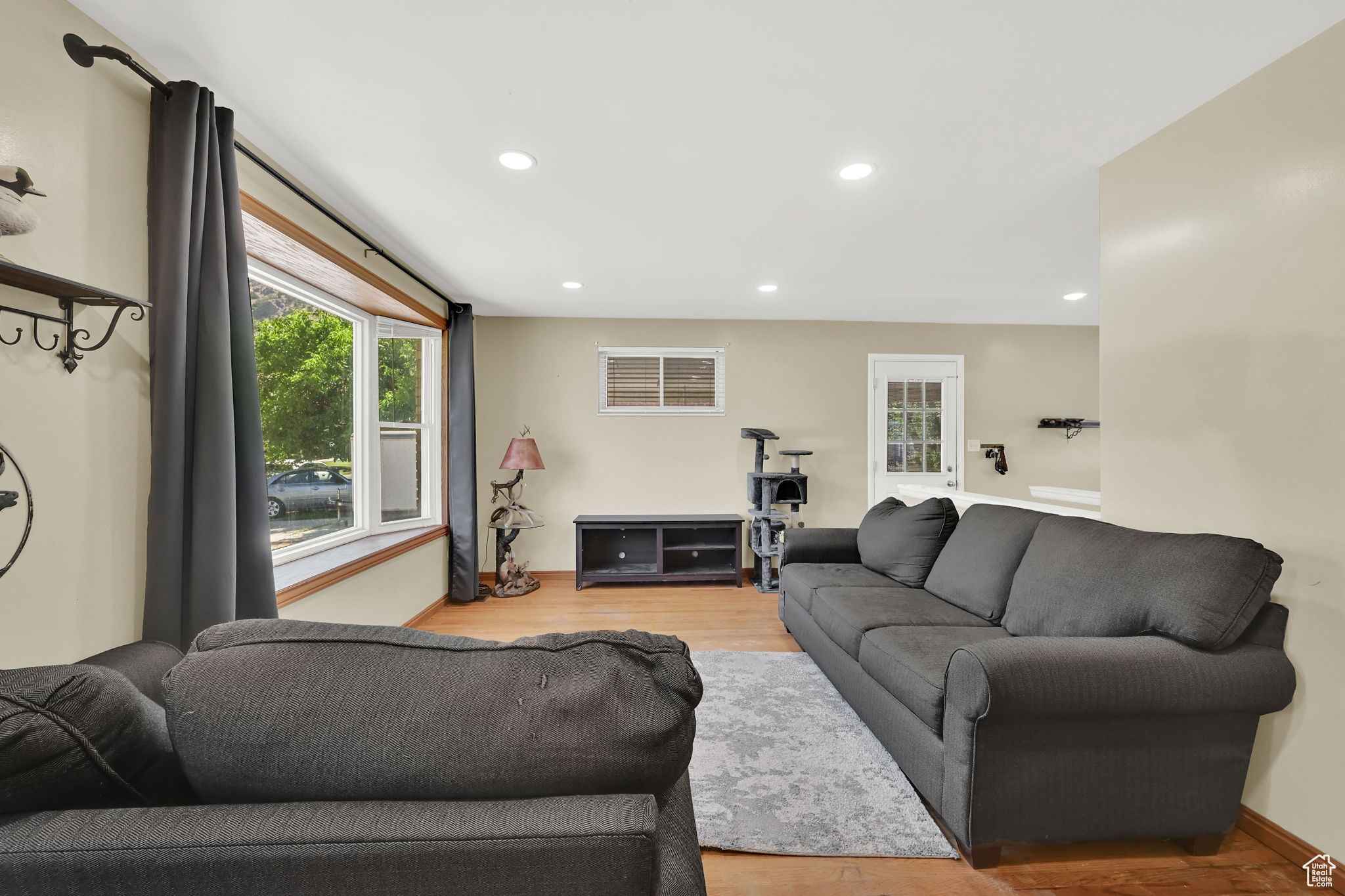 Brigham City, Utah 84302, United States, 6 Bedrooms Bedrooms, ,2 BathroomsBathrooms,Residential,Pending,154403