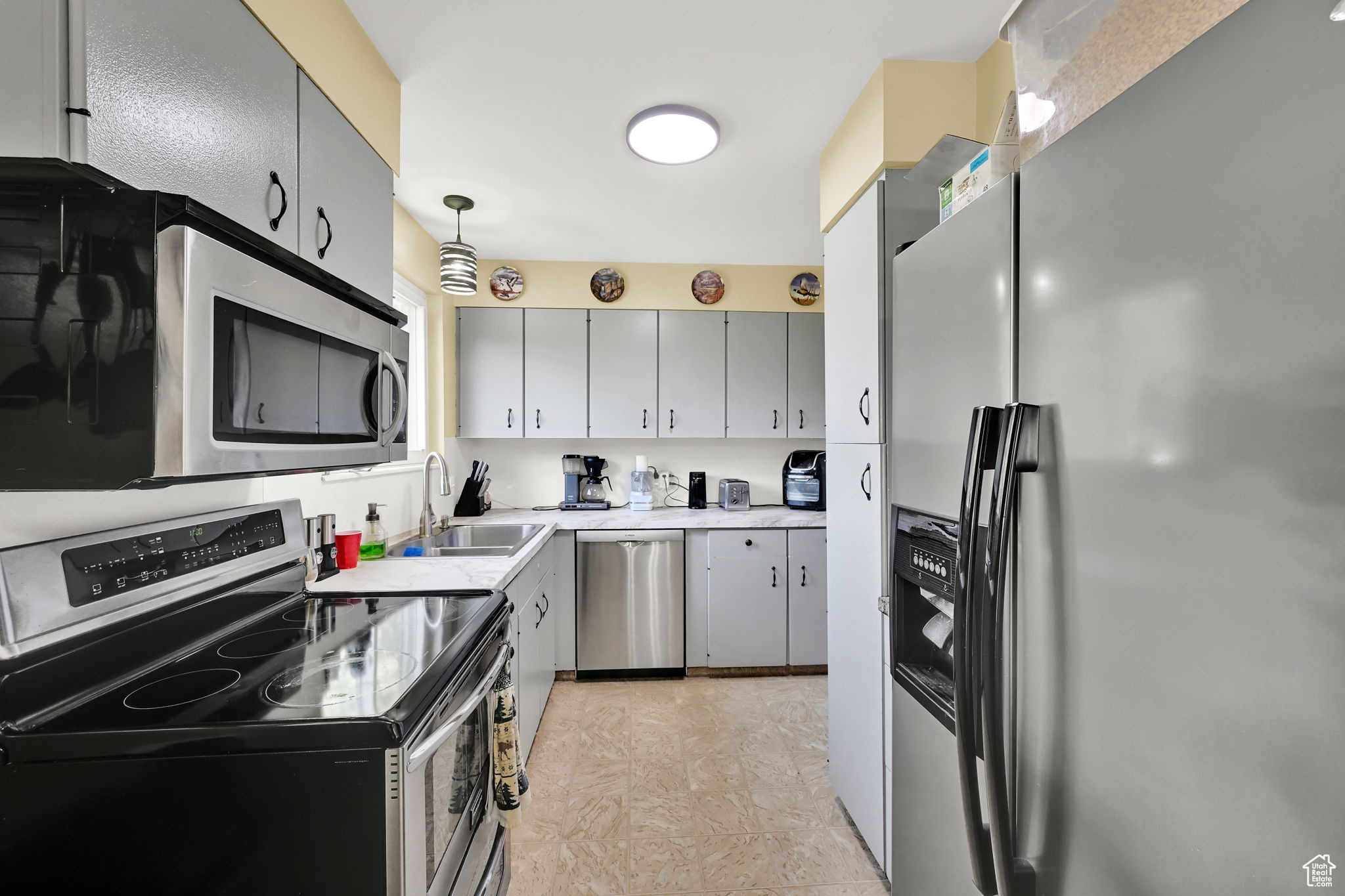 Brigham City, Utah 84302, United States, 6 Bedrooms Bedrooms, ,2 BathroomsBathrooms,Residential,Pending,154403