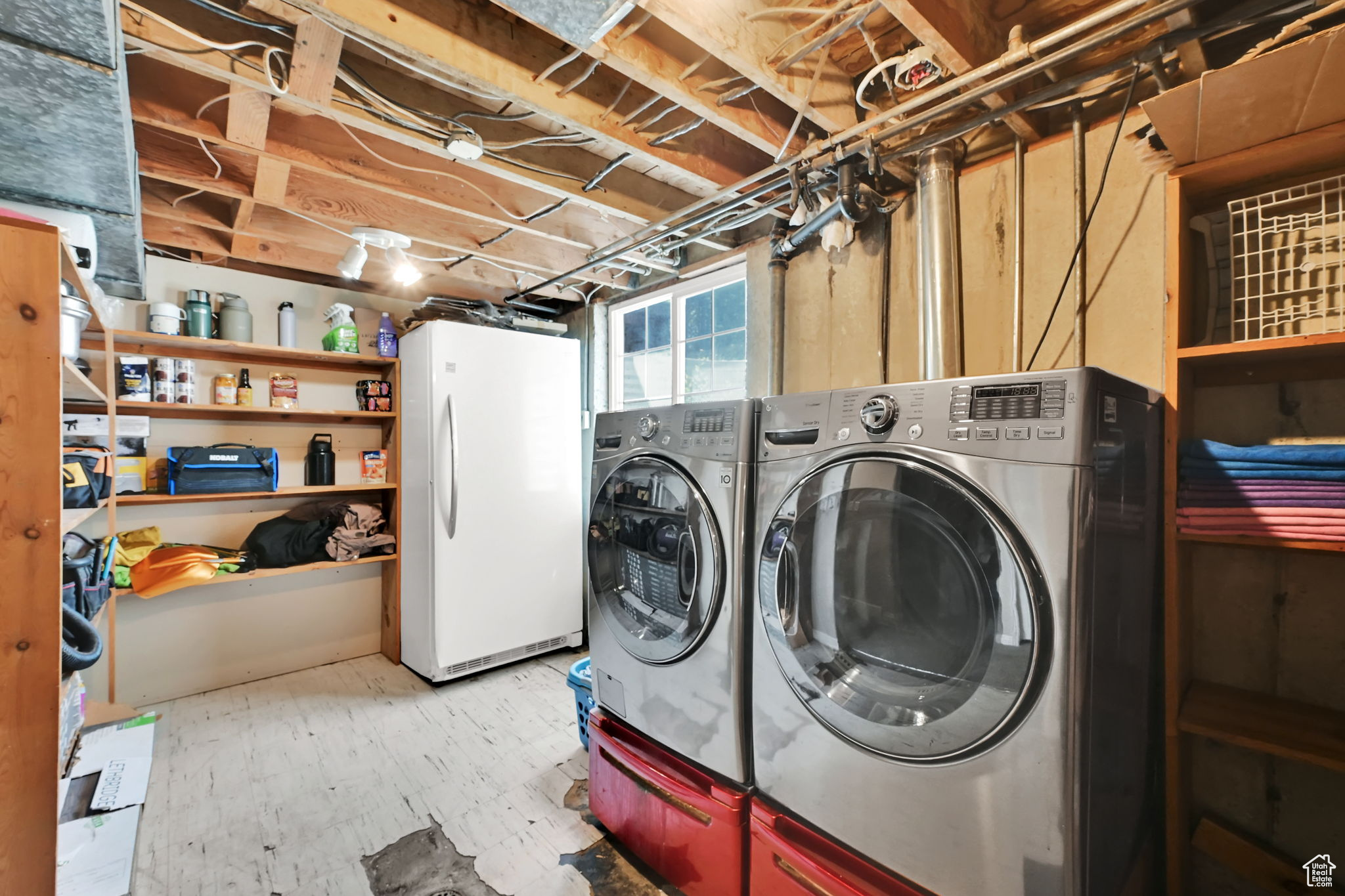 Brigham City, Utah 84302, United States, 6 Bedrooms Bedrooms, ,2 BathroomsBathrooms,Residential,Pending,154403