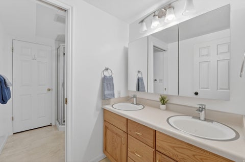 Tiny photo for 563 E 350 N, Bountiful, UT 84010 (MLS # 2163532)