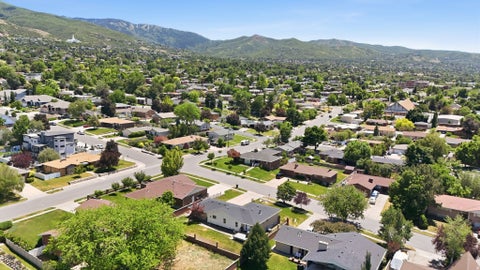 Tiny photo for 563 E 350 N, Bountiful, UT 84010 (MLS # 2163532)