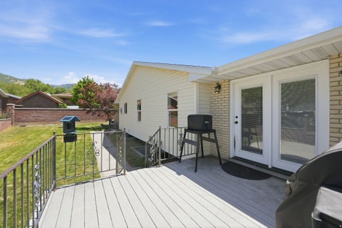 Tiny photo for 563 E 350 N, Bountiful, UT 84010 (MLS # 2163532)
