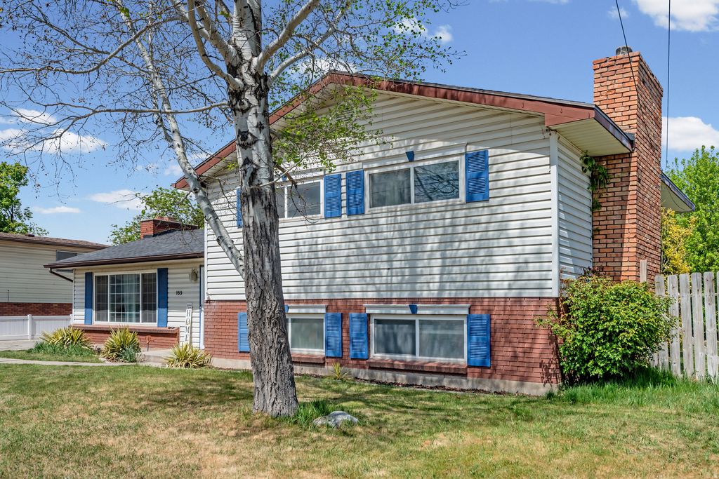 Photo of 155 E 200 S, Lehi, UT 84043 (MLS # 2153675)