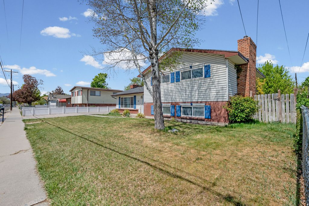 Photo of 155 E 200 S, Lehi, UT 84043 (MLS # 2153675)