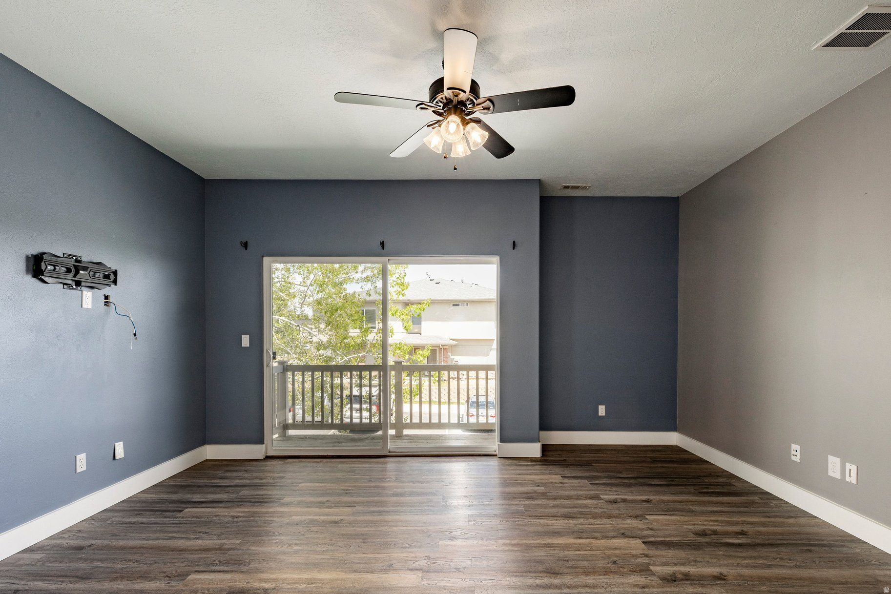 ASPEN SPRINGS - Residential