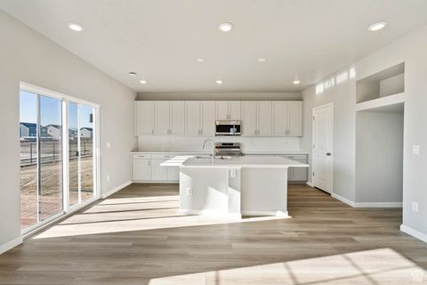 Tiny photo for 43 E BROADWAY DR #1038, Saratoga Springs, UT 84045 (MLS # 2111378)
