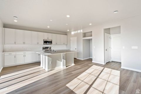 Tiny photo for 43 E BROADWAY DR #1038, Saratoga Springs, UT 84045 (MLS # 2111378)