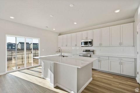 Tiny photo for 43 E BROADWAY DR #1038, Saratoga Springs, UT 84045 (MLS # 2111378)