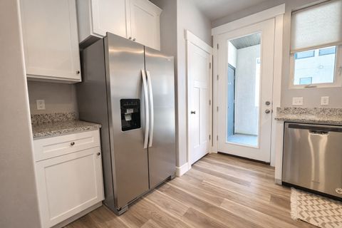 Tiny photo for 1621 N 1300 E, Payson, UT 84651 (MLS # 2138087)