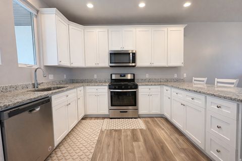 Tiny photo for 1621 N 1300 E, Payson, UT 84651 (MLS # 2138087)