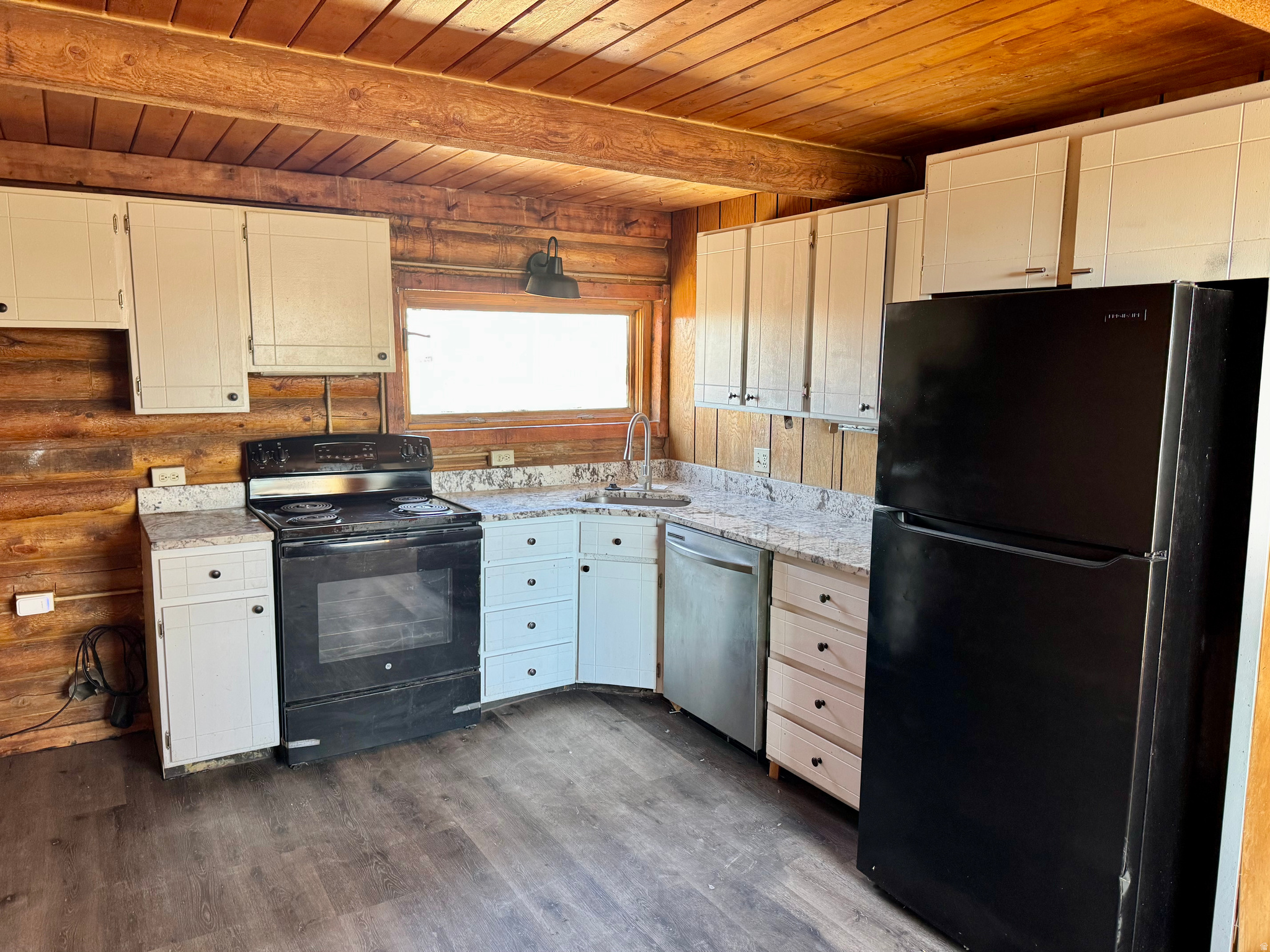 HINCKLEY MEADOWS LOT 16 - Residential