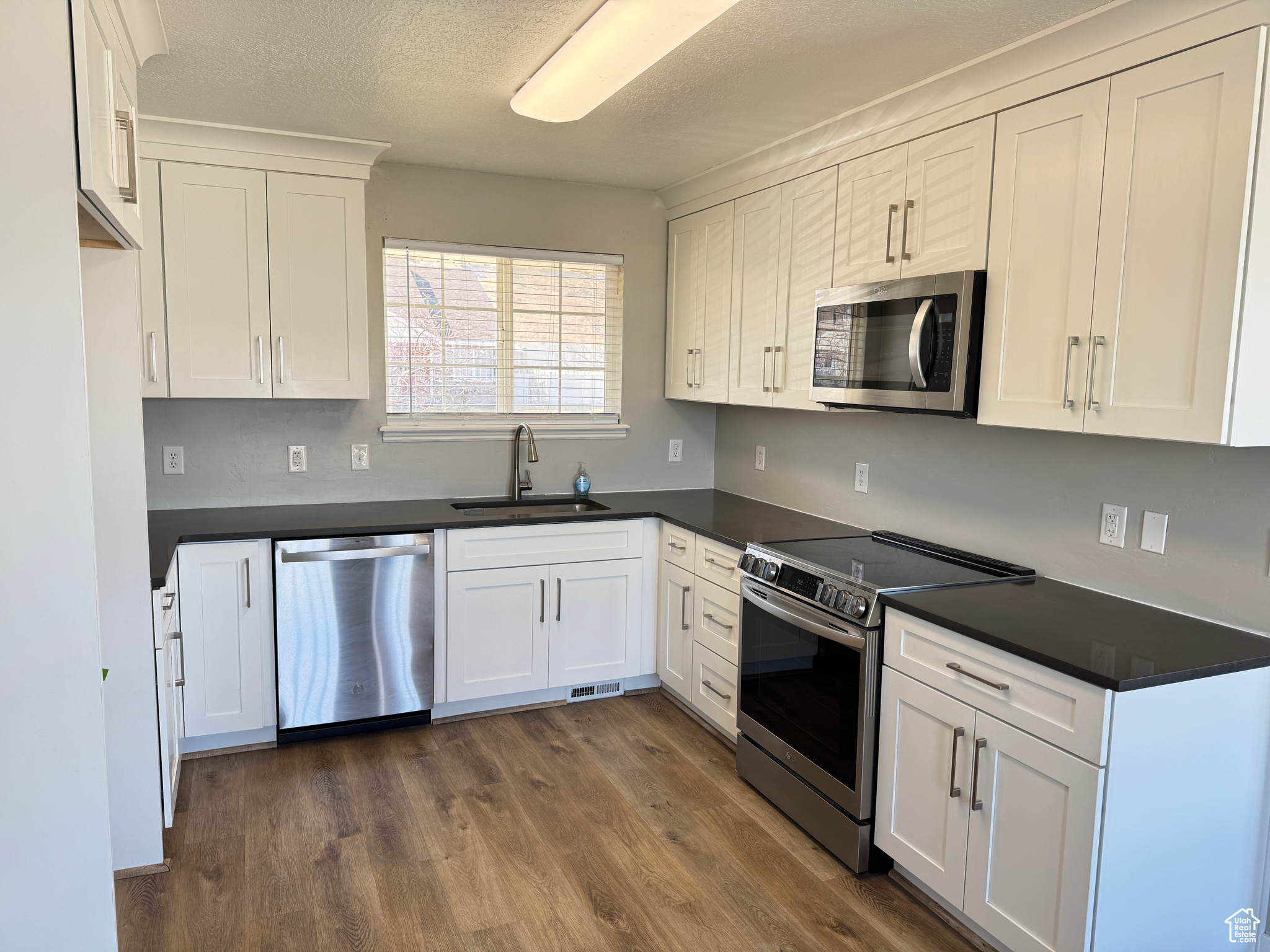 4056 S Sunrise Dr, Saratoga Springs, Utah image 6