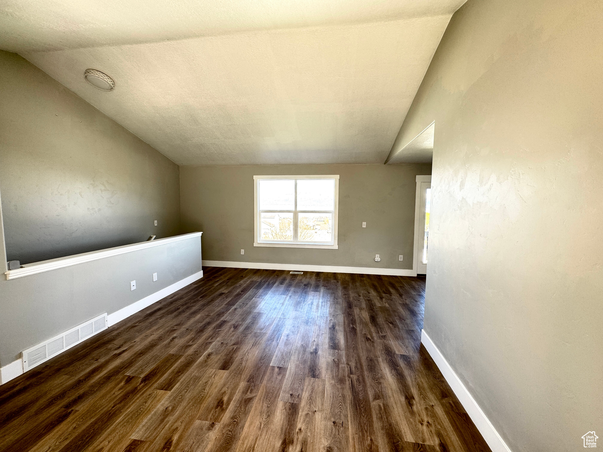 4056 S Sunrise Dr, Saratoga Springs, Utah image 4
