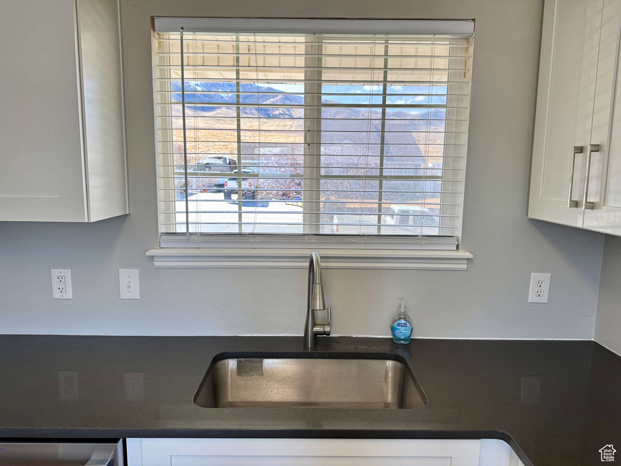 4056 S Sunrise Dr, Saratoga Springs, Utah image 8