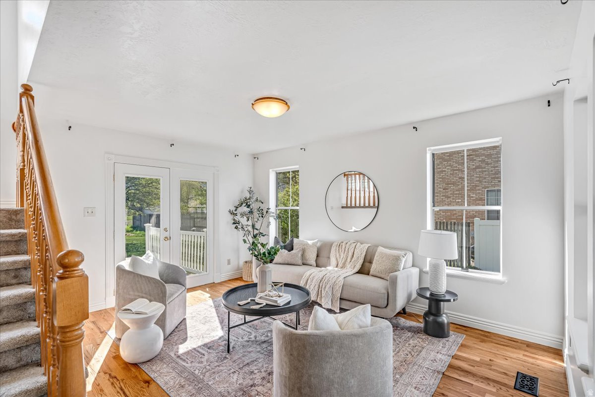 MAPLE BREEZE - Residential