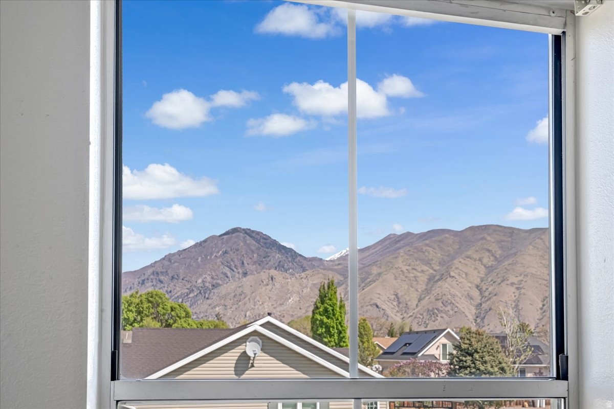 MAPLE BREEZE - Residential