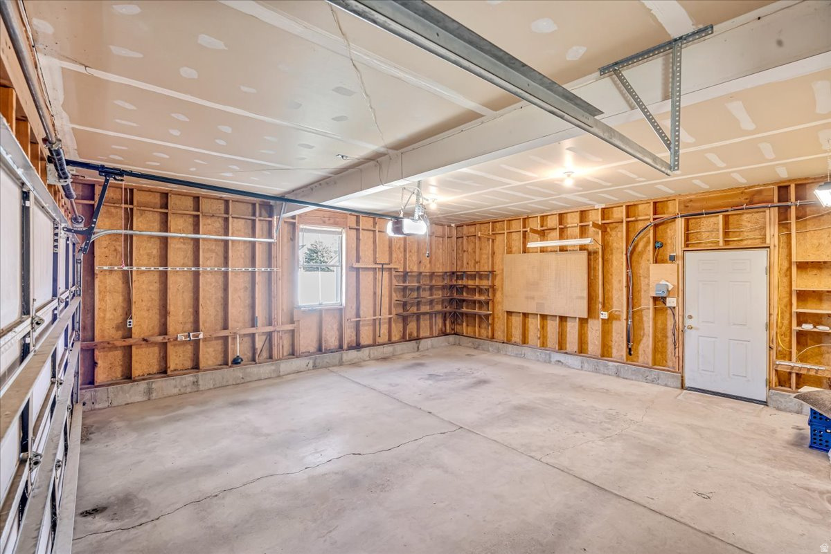 MAPLE BREEZE - Residential