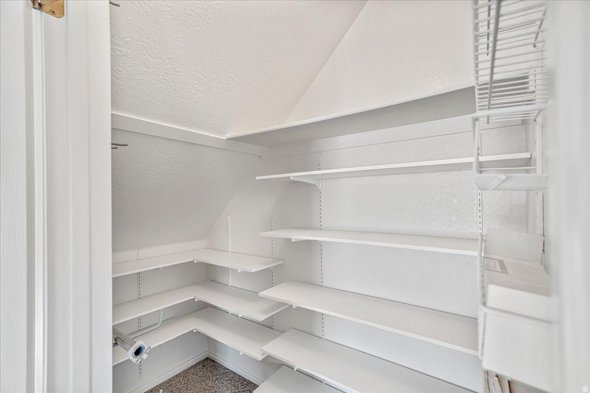 MAPLE BREEZE - Residential