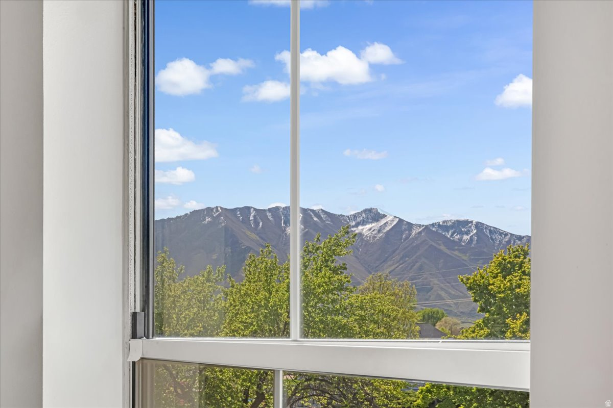 MAPLE BREEZE - Residential