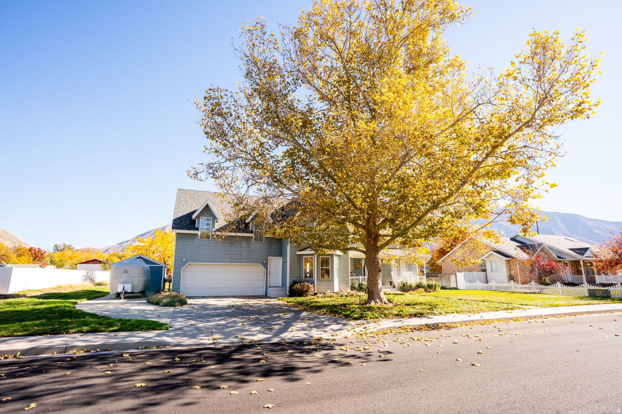 MAPLE BREEZE - Residential