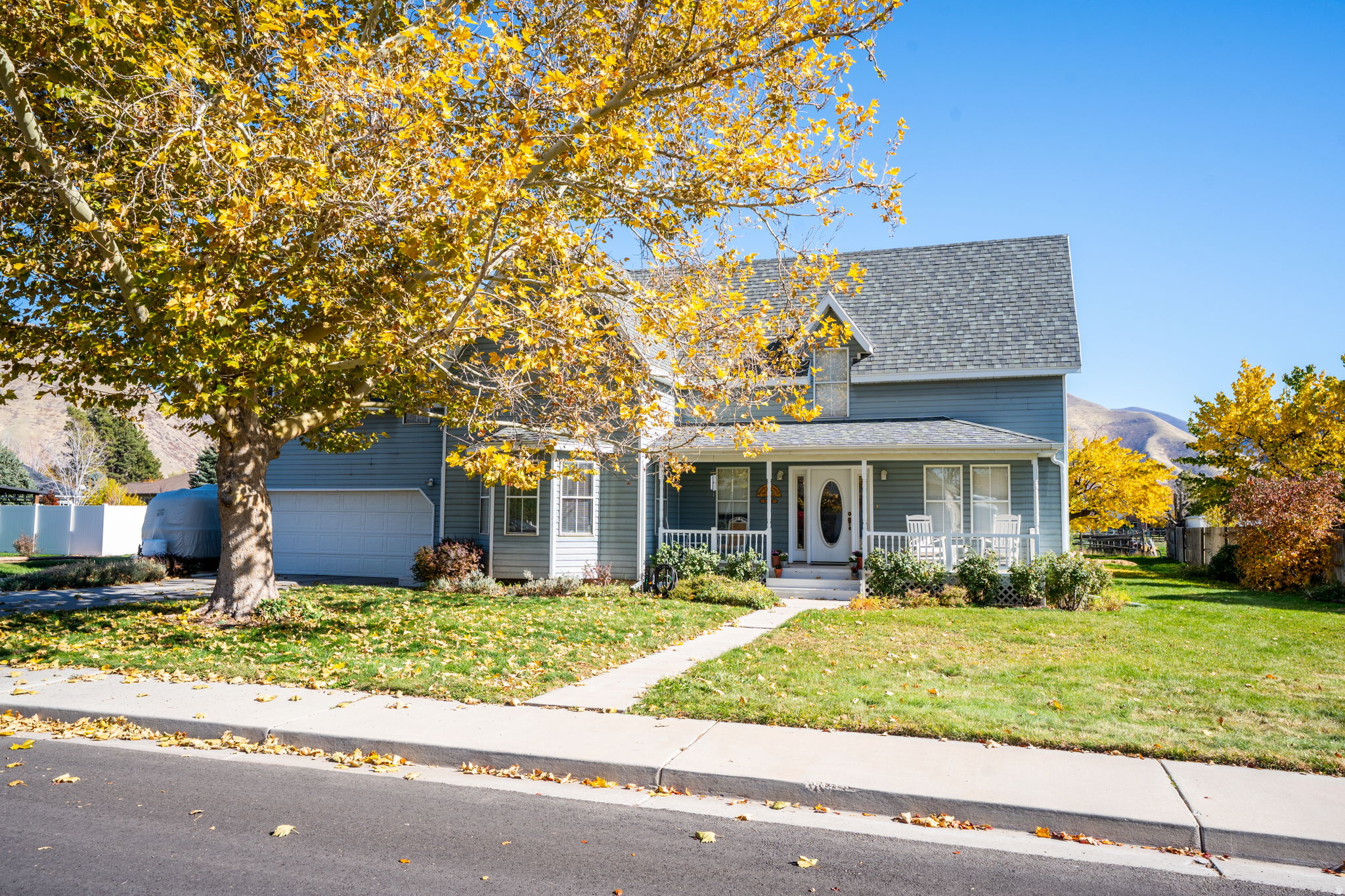 MAPLE BREEZE - Residential