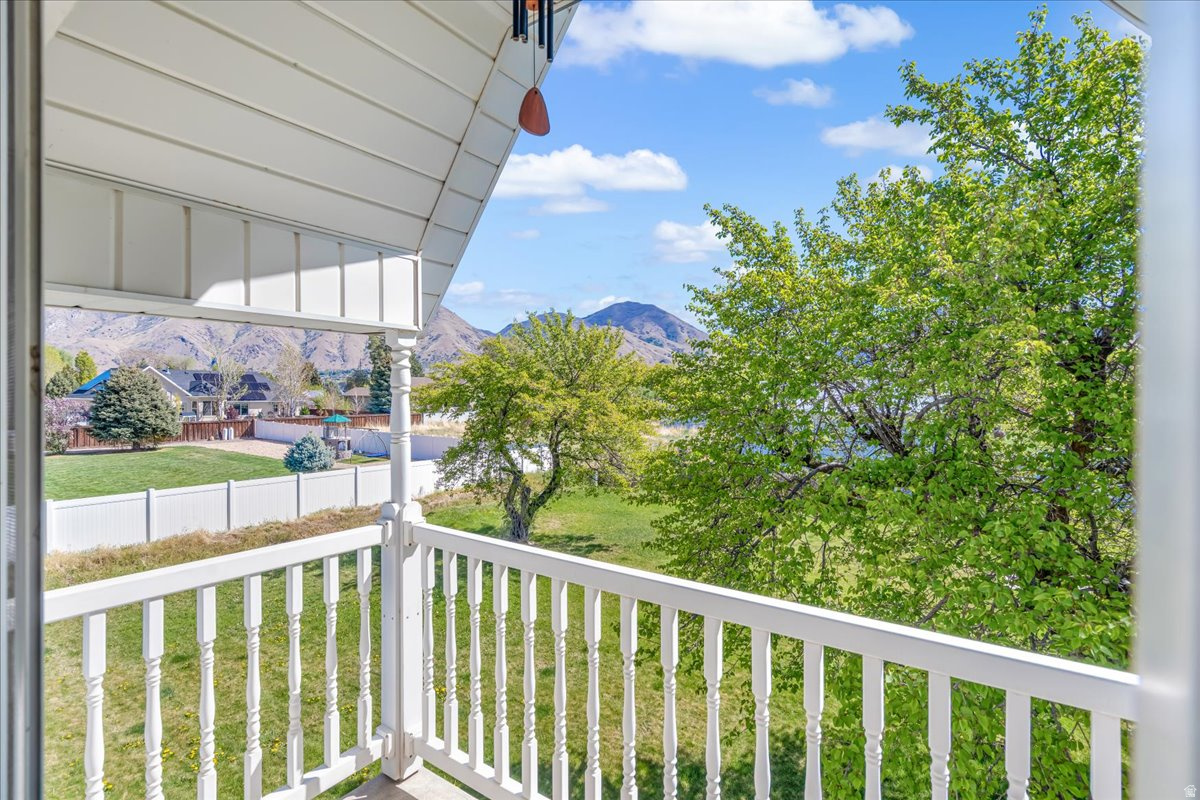 MAPLE BREEZE - Residential