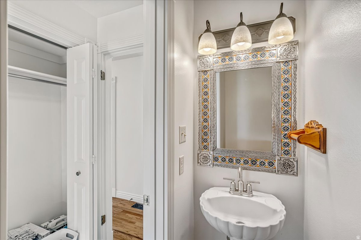 MAPLE BREEZE - Residential