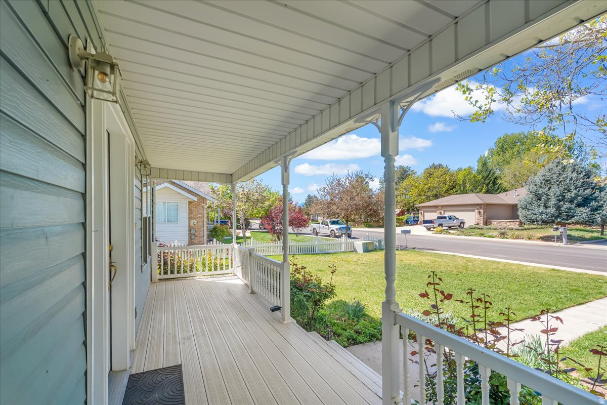 MAPLE BREEZE - Residential