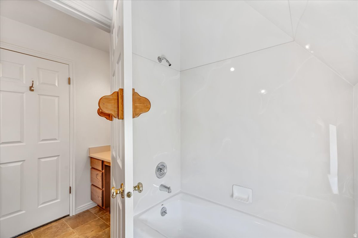 MAPLE BREEZE - Residential