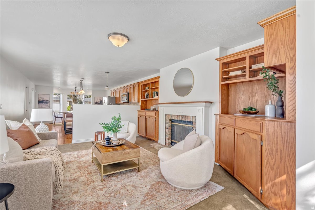 MAPLE BREEZE - Residential