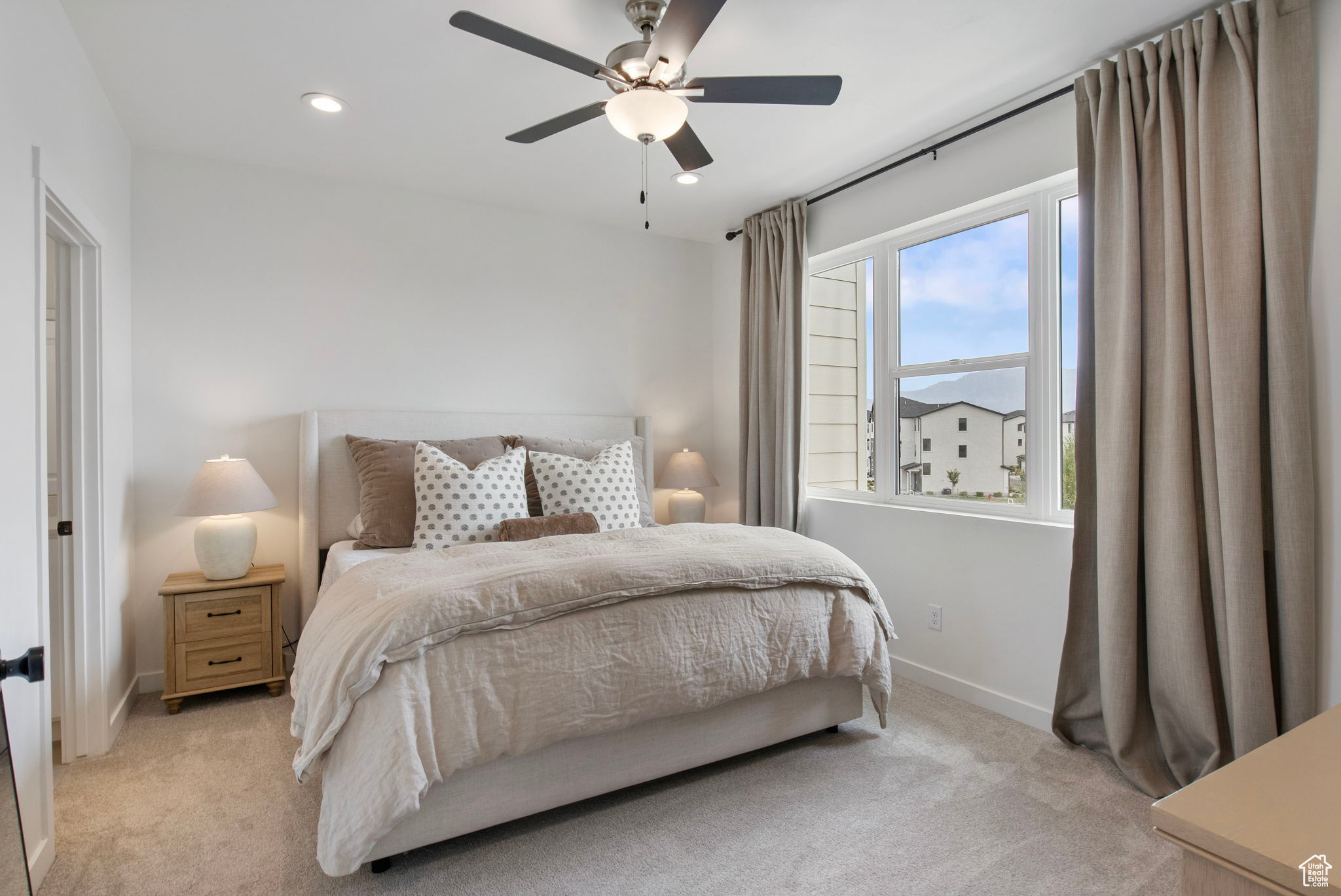 LAKESHORE LANDING - Residential