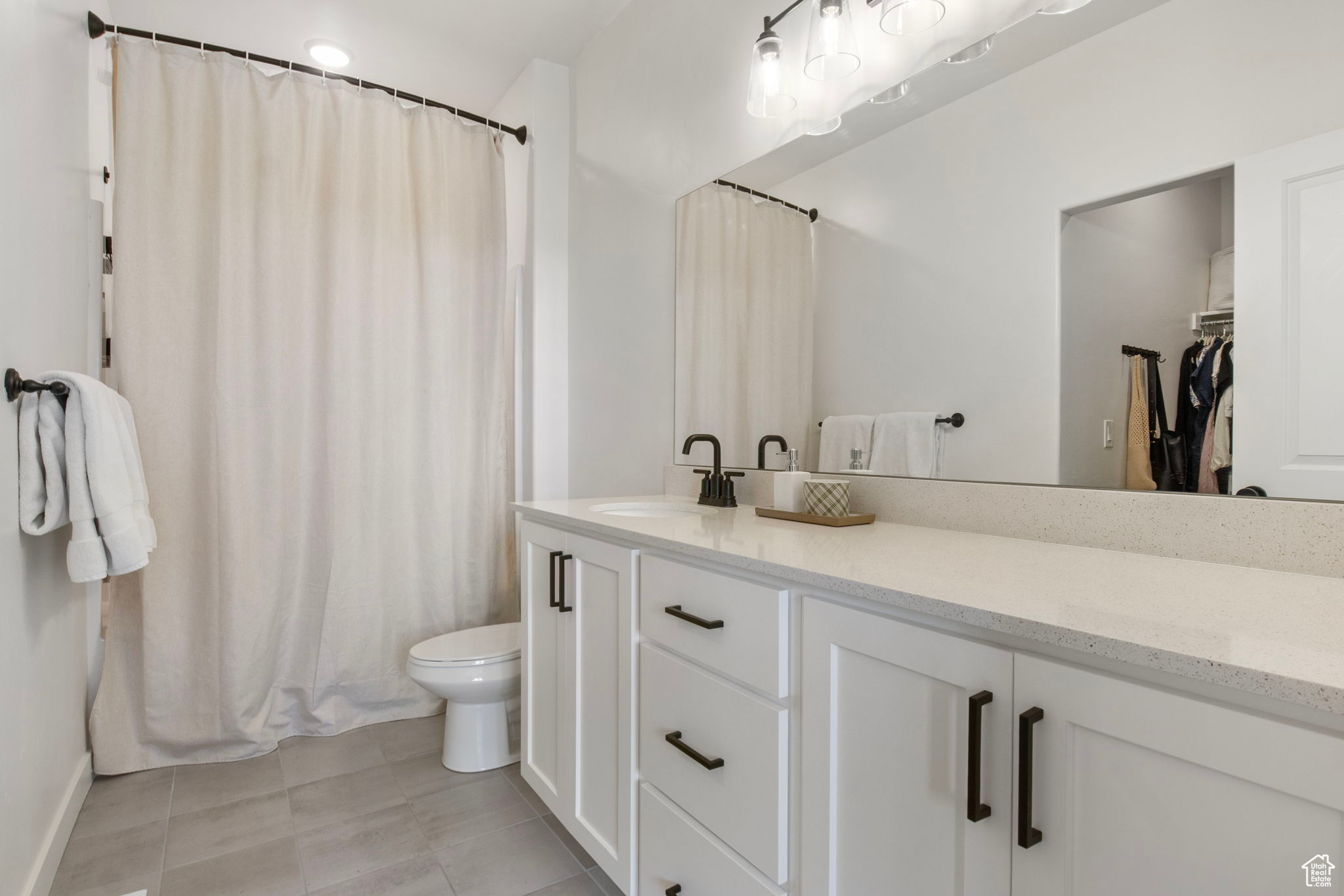 LAKESHORE LANDING - Residential