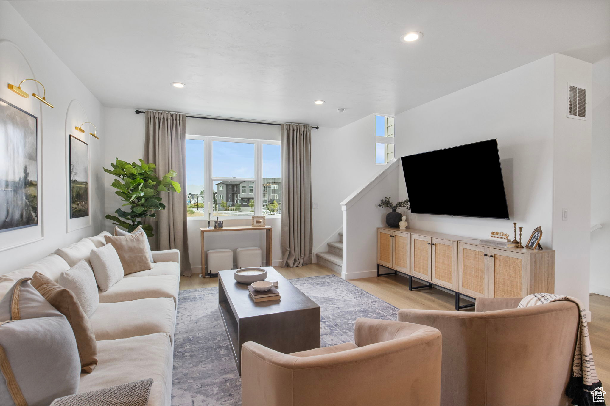 LAKESHORE LANDING - Residential