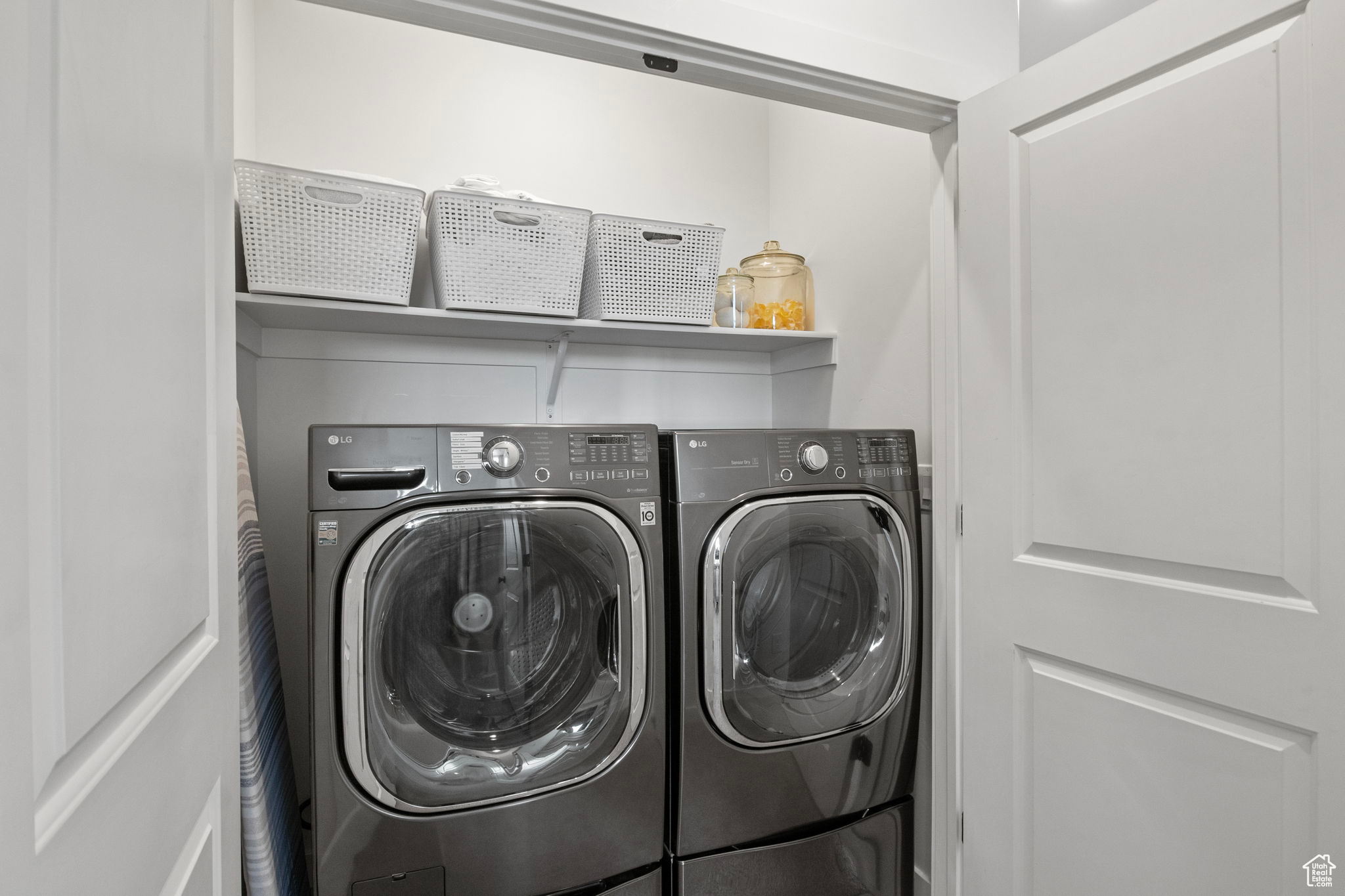 LAKESHORE LANDING - Residential