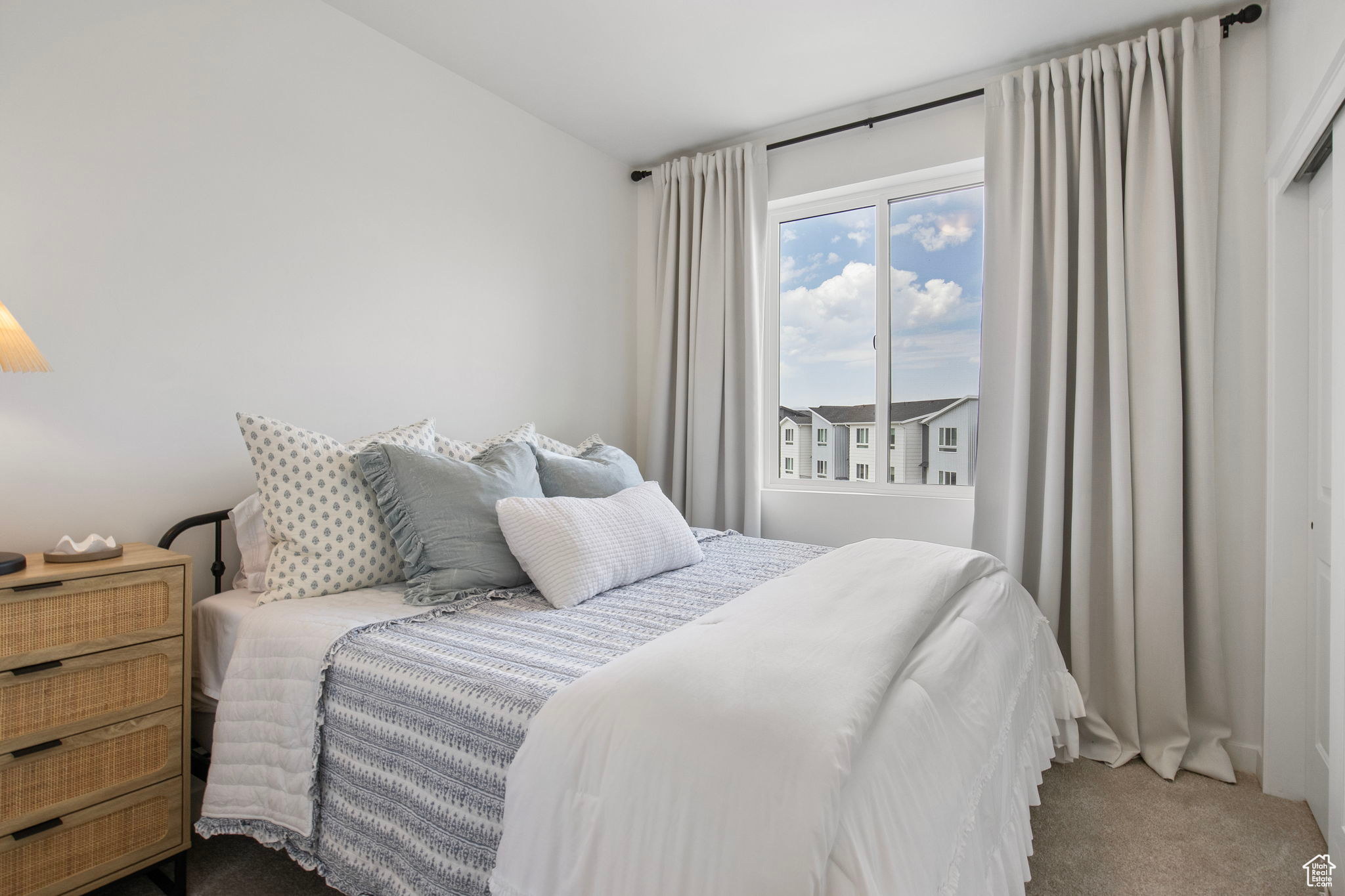 LAKESHORE LANDING - Residential