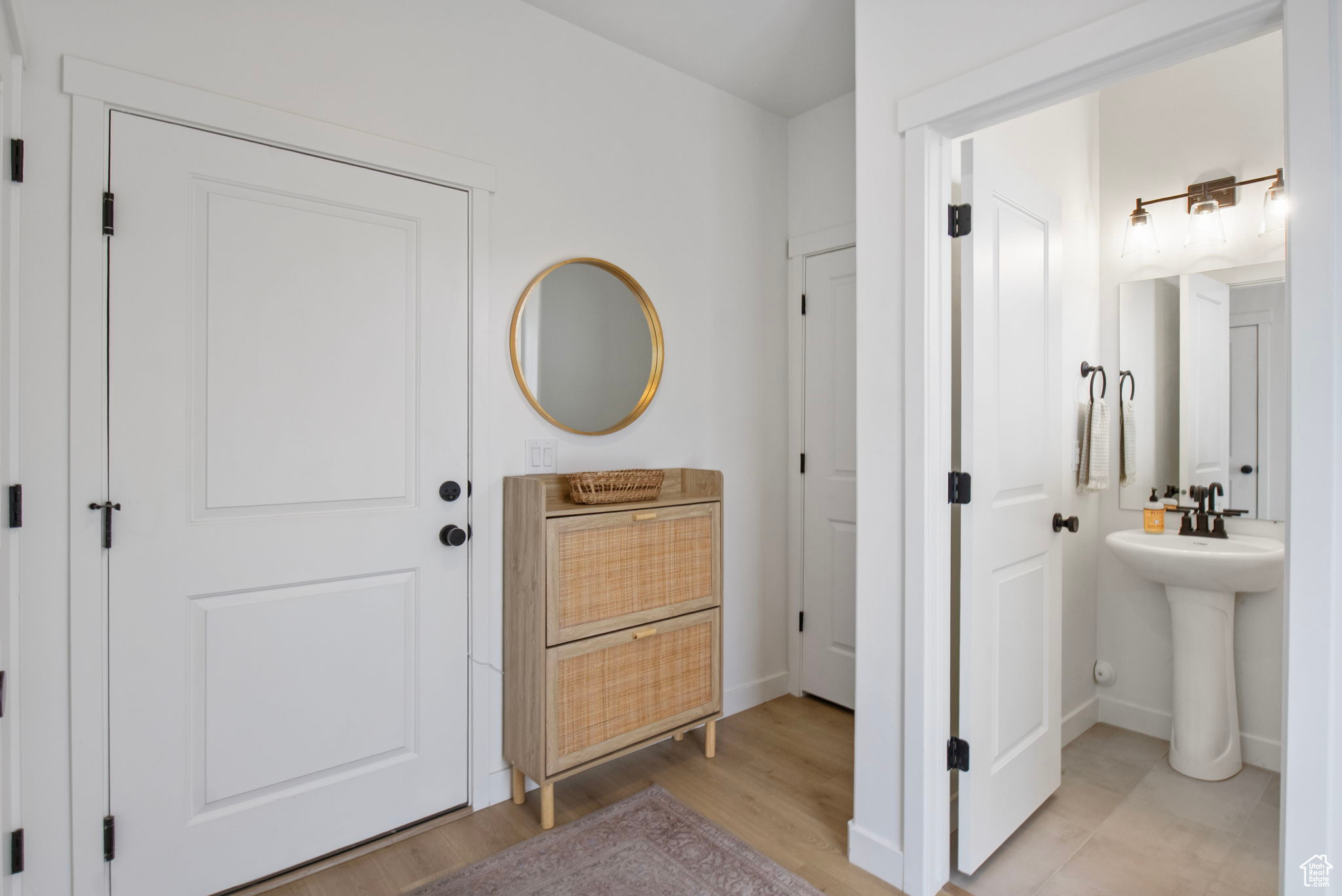 LAKESHORE LANDING - Residential