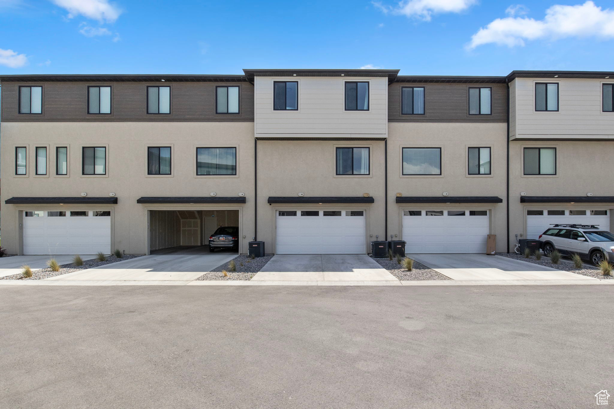 LAKESHORE LANDING - Residential