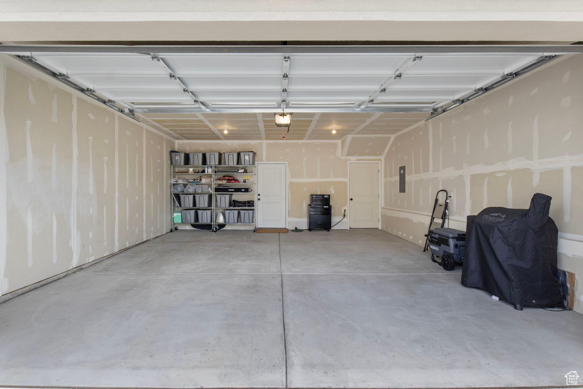 LAKESHORE LANDING - Residential