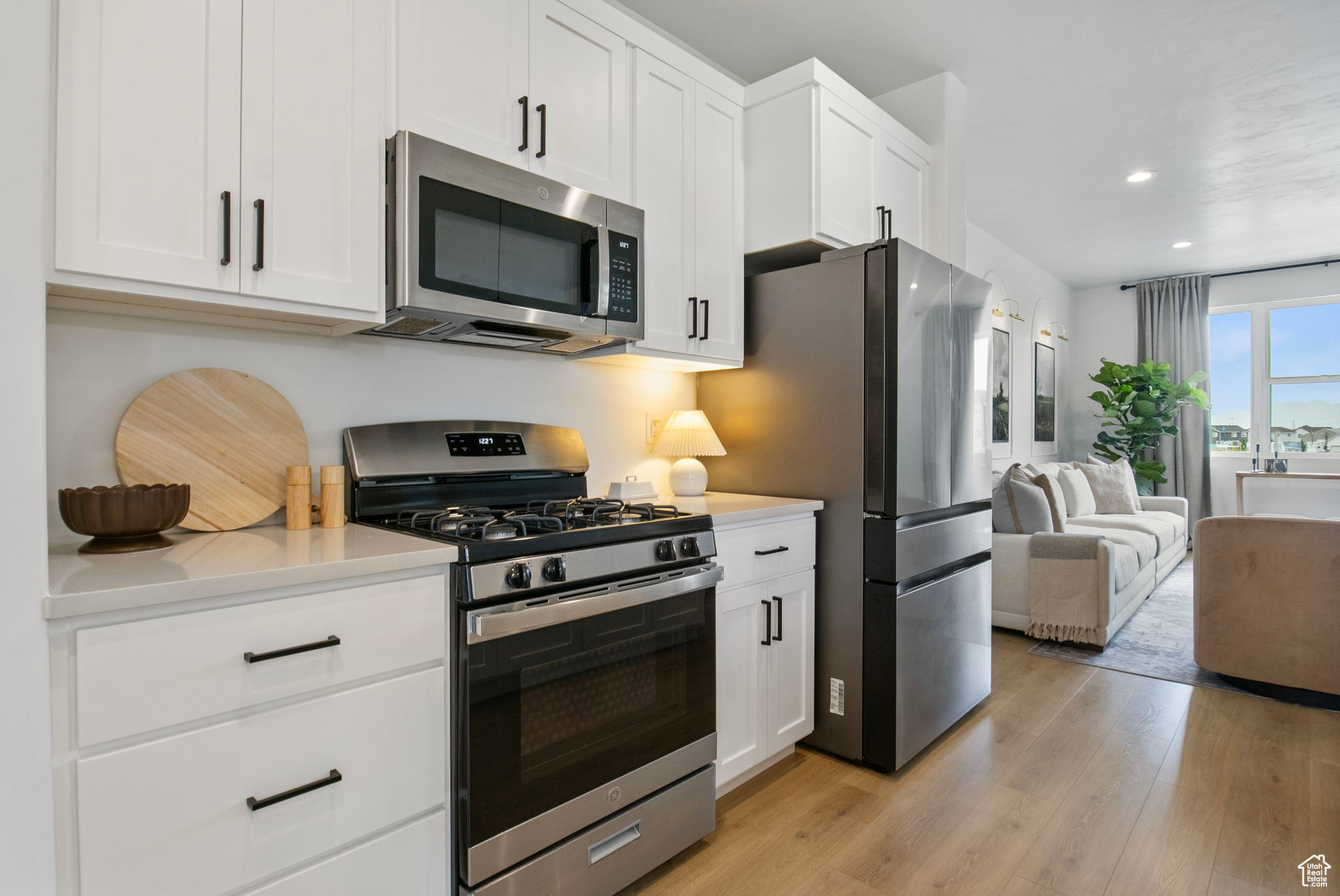 LAKESHORE LANDING - Residential