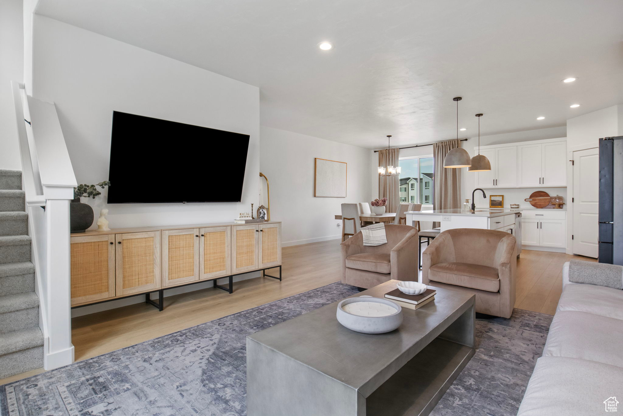 LAKESHORE LANDING - Residential