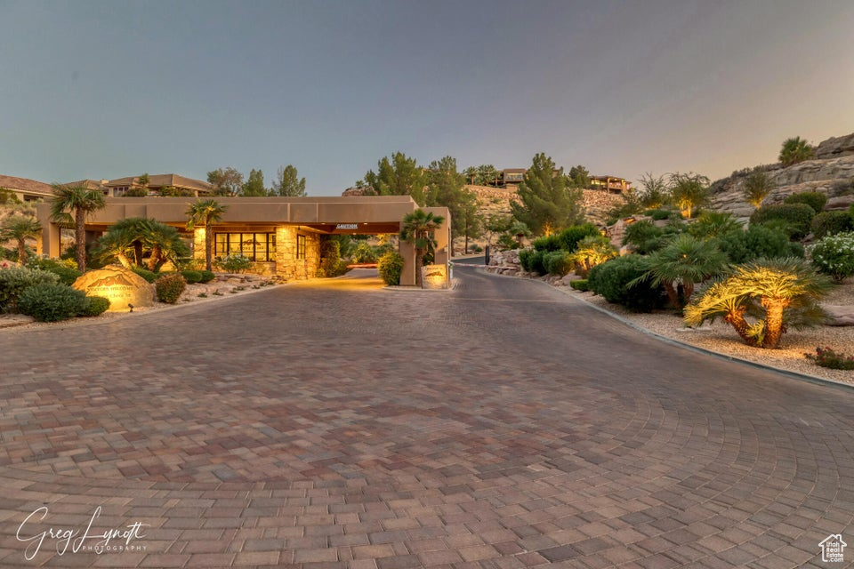 STONE CLIFF - Residential
